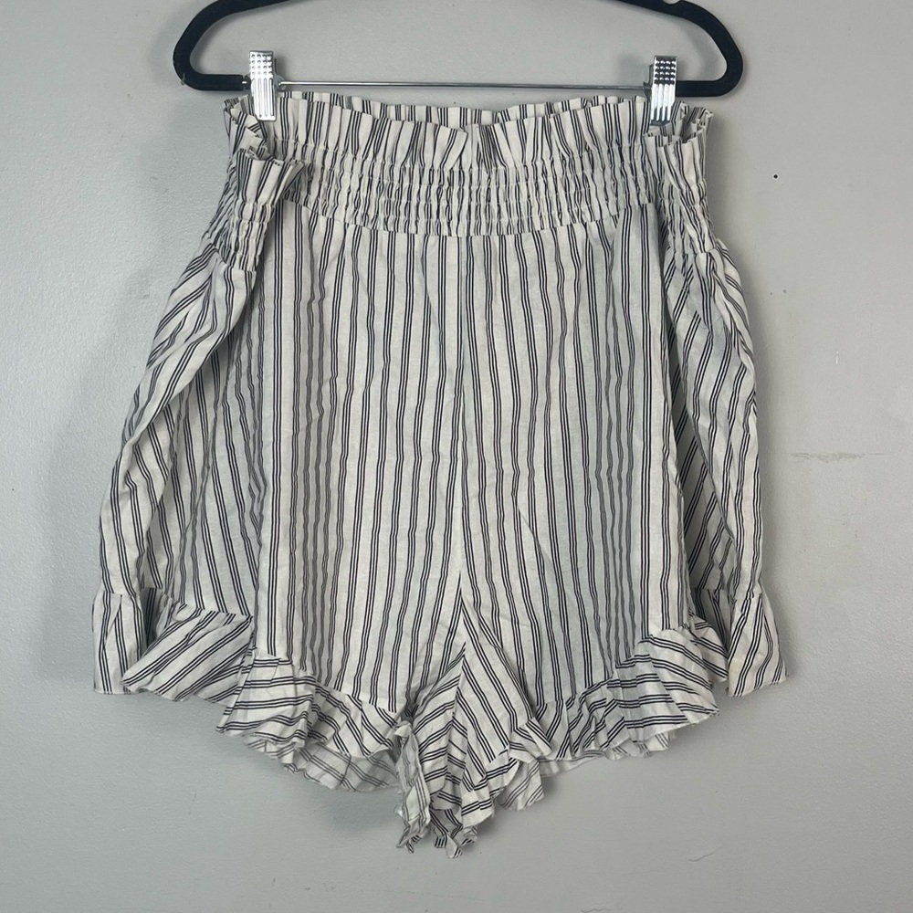 New fashion to figure striped paperbag waist ruffle hem linen blend shorts 3x